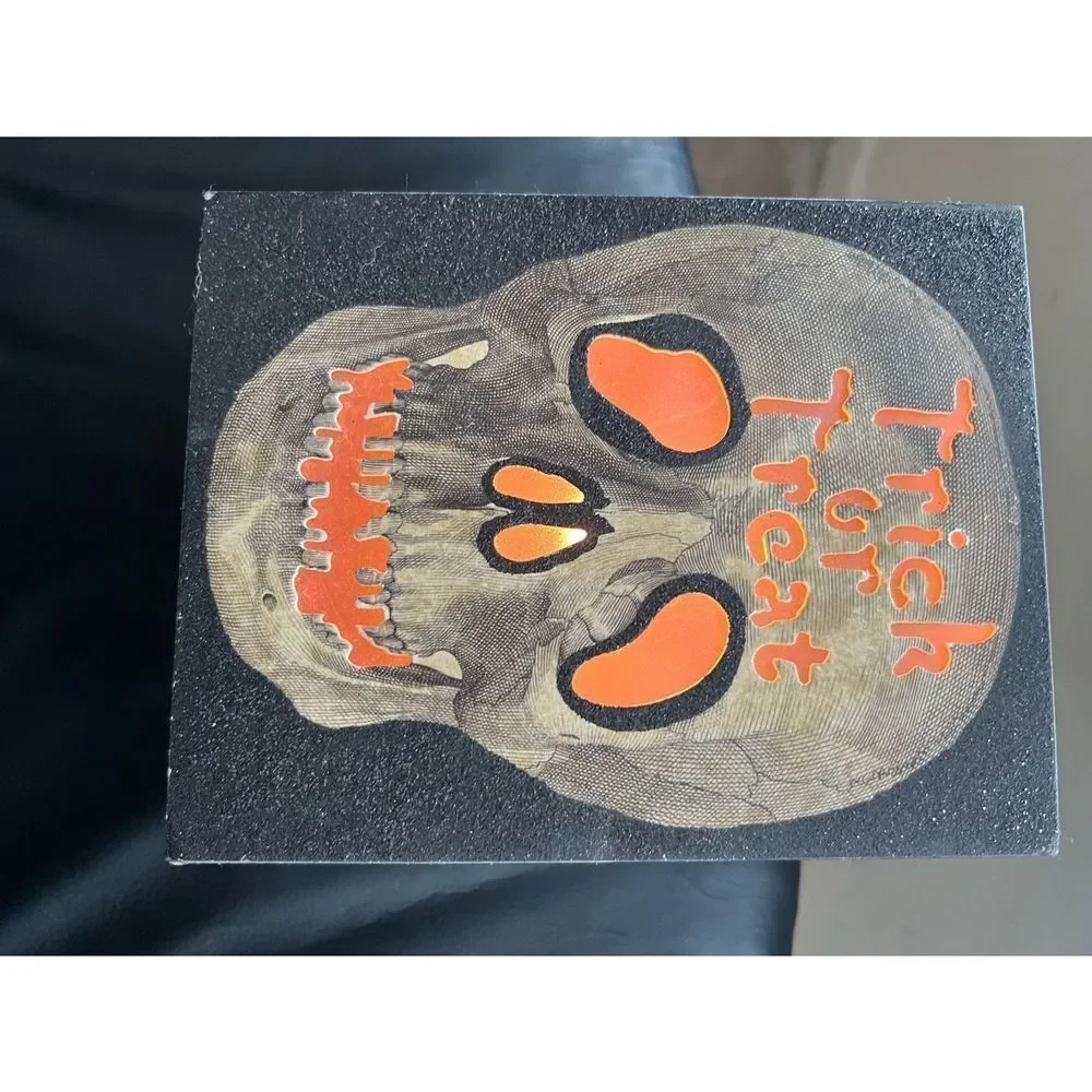 Halloween skull lamp box